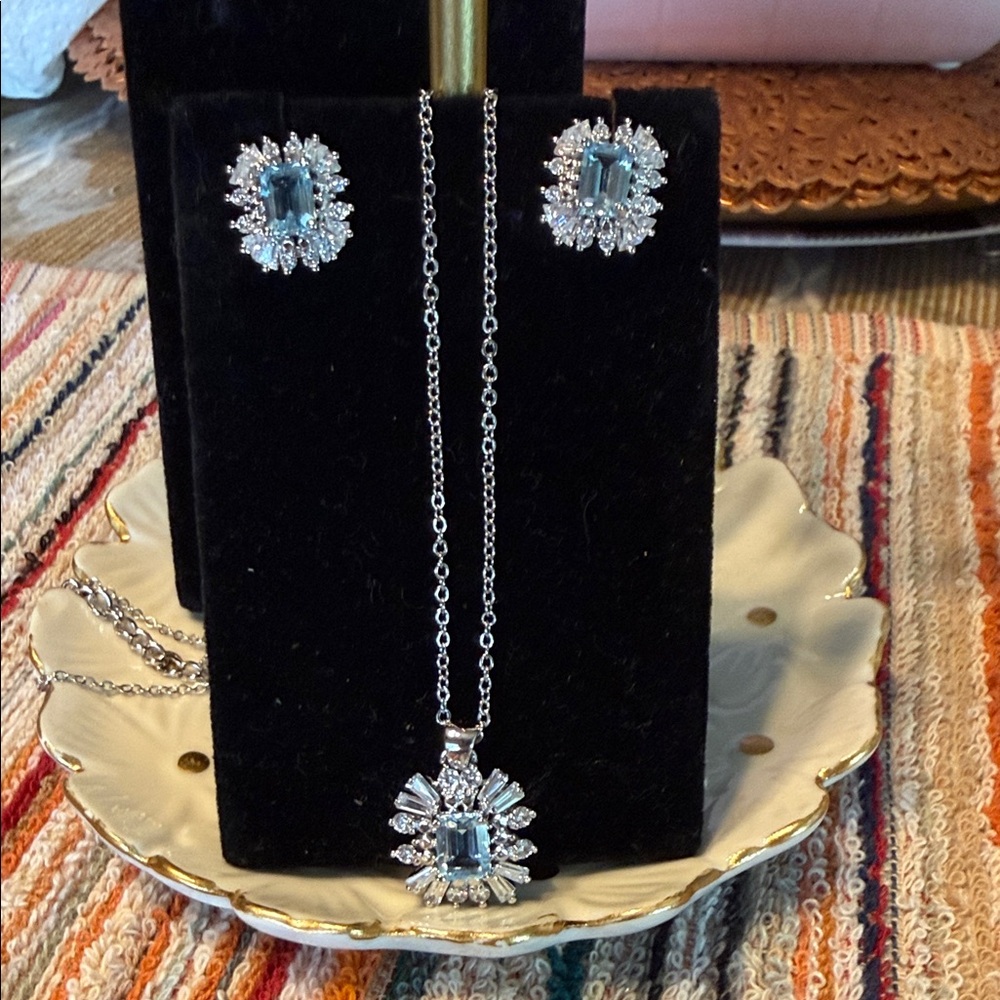 Elegant Silver and Blue Jewelry Set